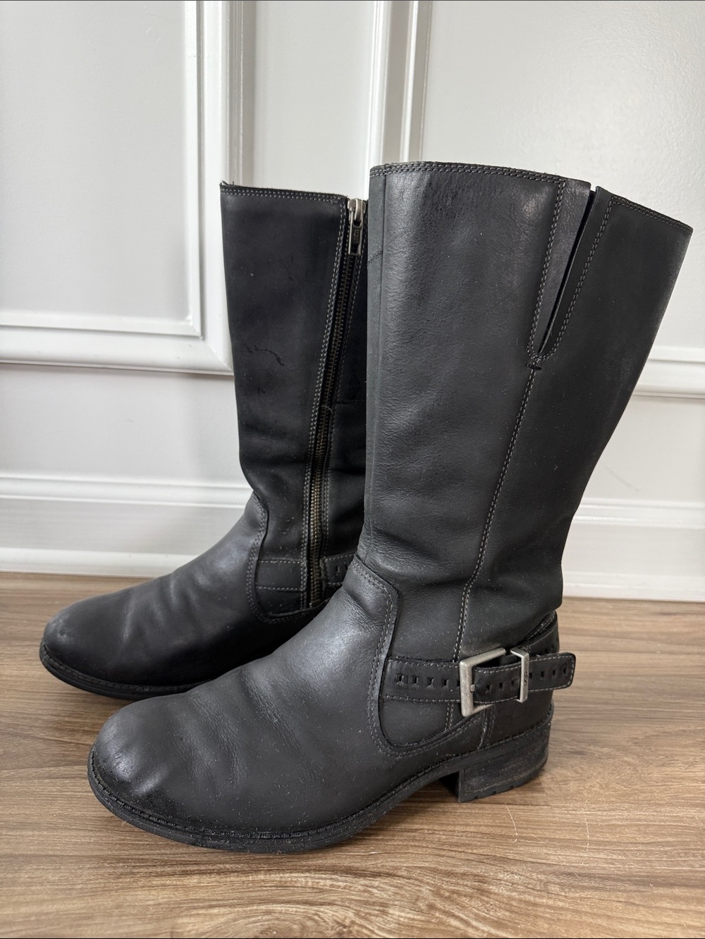 UGG Langton Black Leather Mid Calf Moto Boots Biker Buckle Zip US 8 EUR 39